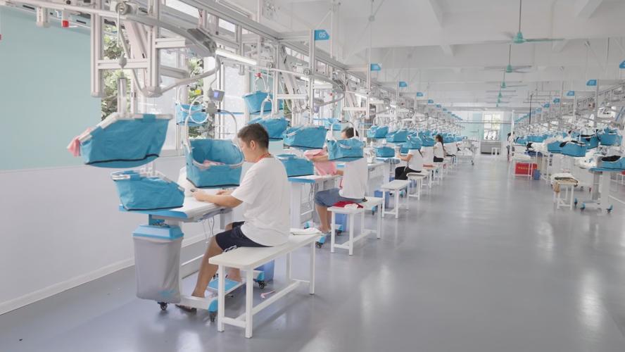 使用服裝自動(dòng)吊掛系統(tǒng)設(shè)備的shein供應(yīng)商工廠